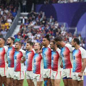 Antoine Dupont - Podium - La France remporte la finale en Rugby à 7 après sa victoire face à Fidji (et sa première médaille d'or) lors des Jeux Olympiques (JO) de Paris 2024 au Stade de France à Saint-Denis, Seine Saint-Denis, France, le 27 juillet 2024. © Jacovides-Perusseau/Bestimage 