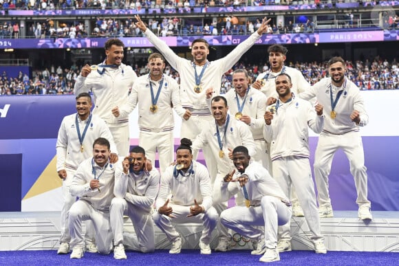 La France remporte la finale en Rugby à 7 après sa victoire face à Fidji (et sa première médaille d'or) lors des Jeux Olympiques (JO) de Paris 2024 le 27 juillet 2024