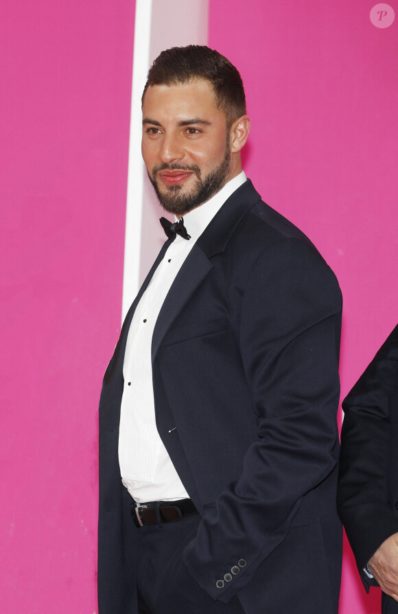 Marwan Berreni lors du photocall de "Plus Belle La Vie" lors du festival Cannes Series. Cannes. © Denis Guignebourg/Bestimage