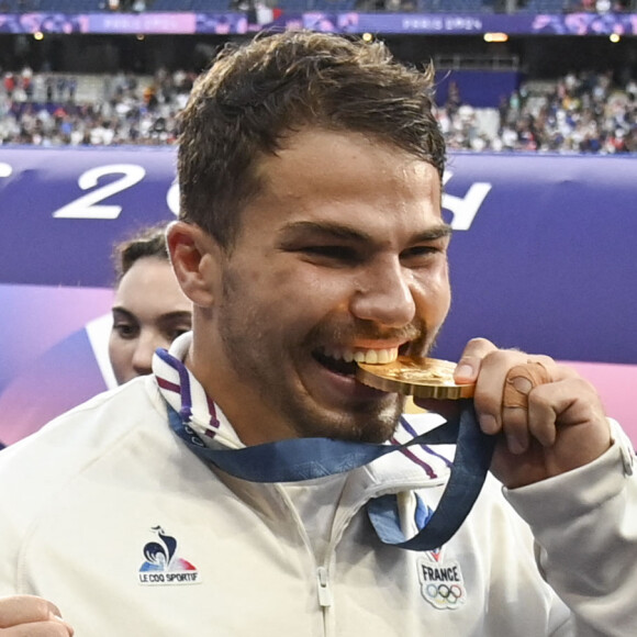 Des récompenses en plus des médailles pour les champions
 
Antoine Dupont - La France remporte la finale en Rugby à 7 après sa victoire face à Fidji (et sa première médaille d'or) lors des Jeux Olympiques (JO) de Paris.