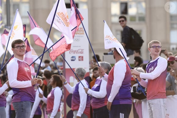 Alexis Lebrun, pongiste français, et Felix Lebrun, pongiste français, lors du relai de la Flamme Olympique à Montpellier pour les Jeux Olympiques de Paris 2024, le 13 mai 2024.