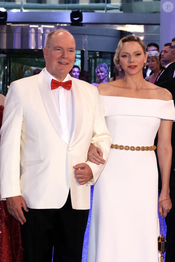 Le prince Albert II et la princesse Charlène de Monaco - 75ème édition du Gala de la Croix Rouge monégasque au Sporting Monte-Carlo à Monaco le vendredi 19 juillet 2024. © Claudia Albuquerque / Bestimage