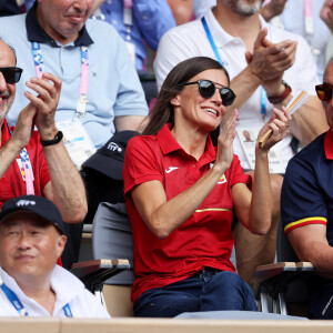 La reine Letizia d'Espagne - Célébrités assistent au 1/4 de finale de tennis entre C.Alcaraz et T.Paul lors des Jeux Olympiques de Paris 2024 (JO) à Roland Garros Paris, France, le 1er Aout 2024. © Jacovides-Perusseau/Bestimage 