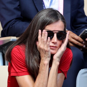 La reine Letizia d'Espagne - Célébrités assistent au 1/4 de finale de tennis entre C.Alcaraz et T.Paul lors des Jeux Olympiques de Paris 2024 (JO) à Roland Garros Paris, France, le 1er Aout 2024. © Jacovides-Perusseau/Bestimage 