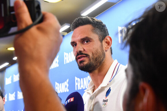 Florent Manaudou en conférence de presse de l'équipe de France de Natation au Club France porte de la Villette pour les Jeux Olympiques (JO) de Paris 2024, à Paris, France, le 25 juillet 2024. © Alexandre Fay/PixPlanete/Bestimage 