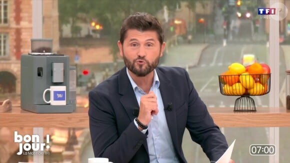 TF1 a chargé Christophe Beaugrand d'assurer l'intérim de Bruce Toussaint
Christophe Beaugrand sur le plateau de "Bonjour !"