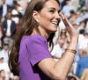 Pour rappel, la princesse de Galles luttant actuellement contre la maladie se fait rare. N'ayant pas hésiter à susprendre ses obligations royales pour se focaliser sur sa santé.
La princesse Catherine de Galles lors de la finale Hommes du tournoi de tennis de Wimbledon. Le 14 juillet 2024 