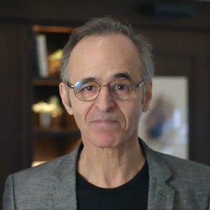 Jean-Jacques Goldman sort de son silence pour Maxime Le Forestier aux Victoires de la musique 2020, le 14 février 2020.