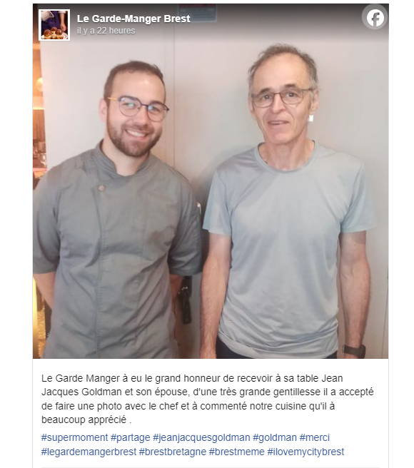 Le patron du Garde-Manger a immortalisé ce moment très spécial
Jean-Jacques Goldman avec le patron du Garde-Manger rue Jean-Macé à Brest.