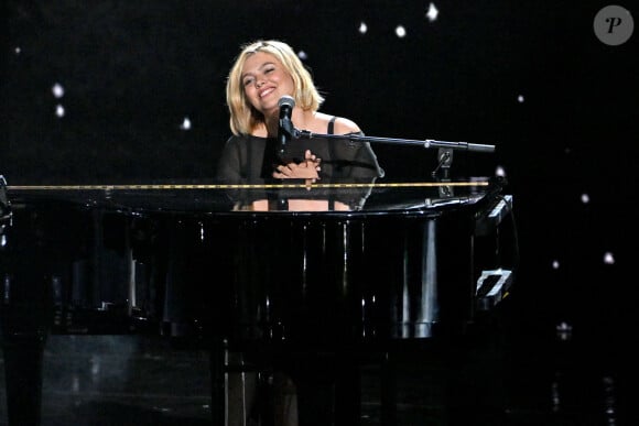 Exclusif - Louane Emera - Enregistrement de l'émission "La chanson de l'année" dans les Arènes de Nîmes, présentée par N.Aliagas et diffusée le 17 juin sur TF1 © Bruno Bebert-Christophe Clovis / Bestimage 