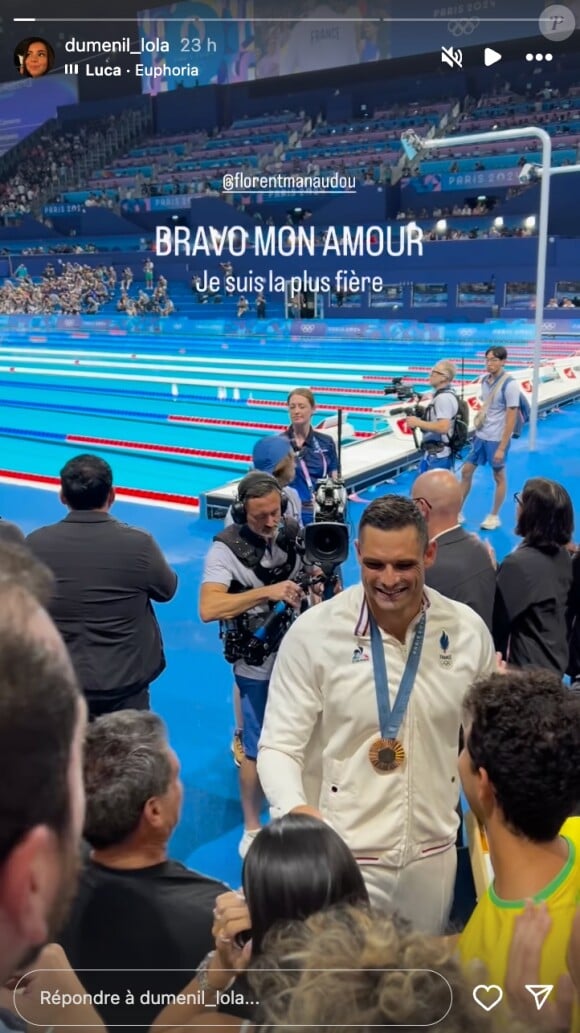 "Bravo mon amour, je suis la plus fière", a notamment écrit la jeune femme via sa story Instagram. 
(Capture d'écran story Instagram dumenil_lola)