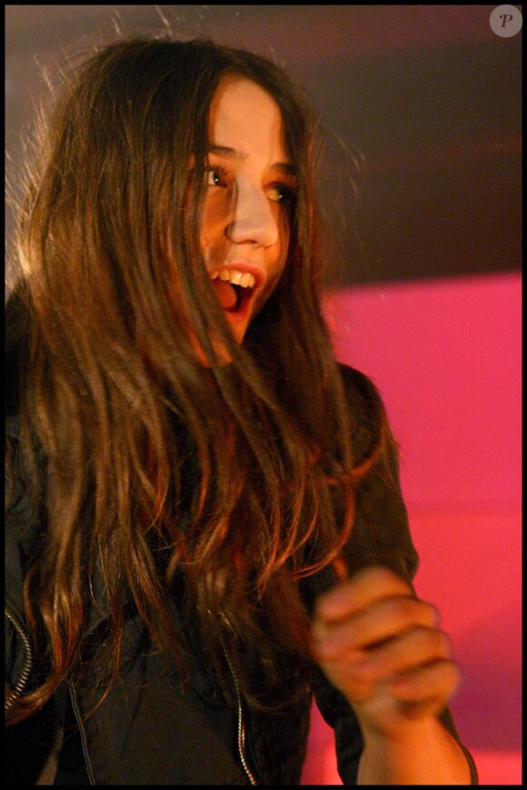Izïa en concert au Studio SFR, à Paris, le 23 mars 2010 !