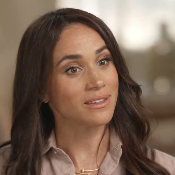 Impossible pour Meghan de ne pas en profiter pour faire le parallèle avec le harcèlement dont elle estime avoir aussi été victime à l'époque
Le prince Harry, duc de Sussex et Meghan Markle, duchesse de Sussex, lors d'une interview pour l'émission CBS News Sunday Morning, diffusée le 4 août 2024. Lors de ce programme, le couple princier a évoqué leurs enfants, Archie Harrison, 5 ans et Lilibet Diana, 3 ans et leur volonté de les protéger des dangers du web. 