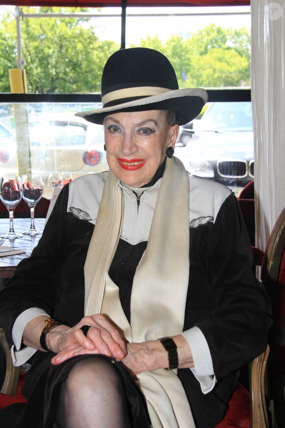 Geneviève de Fontenay a marqué les esprits avec à tout jamais. 
Exclusif - Geneviève de Fontenay - Déjeuner à la brasserie Les Fontaines à Paris. © Baldini / Bestimage