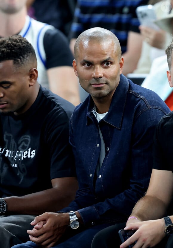 Tony Parker - Les célébrités en tribunes pendant l'épreuve de basketball de Demi-Finale opposant les Etats-Unis à la Serbie lors des Jeux Olympiques de Paris 2024 (JO) à l'Arena Bercy, à Paris, France, le 8 août 2024. © Jacovides-Perusseau/Bestimage