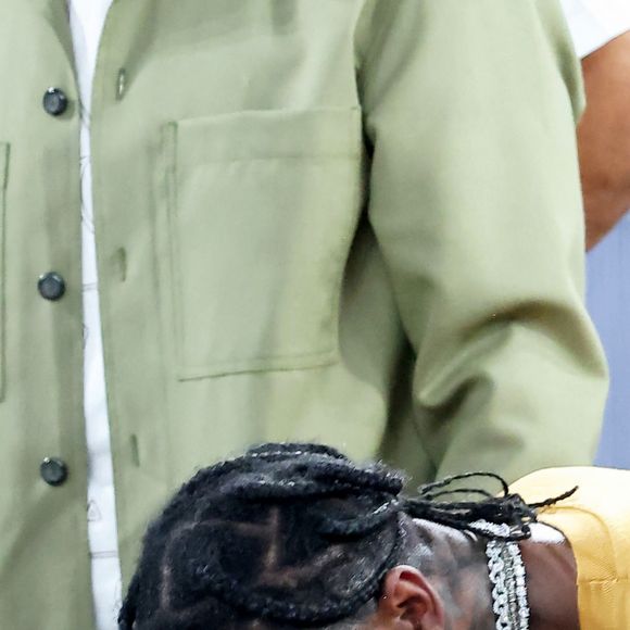 Travis Scott - Les célébrités en tribunes pendant l'épreuve de basketball de Demi-Finale opposant les Etats-Unis à la Serbie lors des Jeux Olympiques de Paris 2024 (JO) à l'Arena Bercy, à Paris, France, le 8 août 2024. © Jacovides-Perusseau/Bestimage