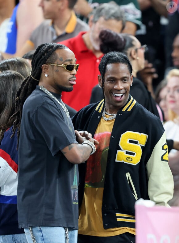 Quavo et Travis Scott - Les célébrités en tribunes pendant l'épreuve de basketball de Demi-Finale opposant les Etats-Unis à la Serbie lors des Jeux Olympiques de Paris 2024 (JO) à l'Arena Bercy, à Paris, France, le 8 août 2024. © Jacovides-Perusseau/Bestimage