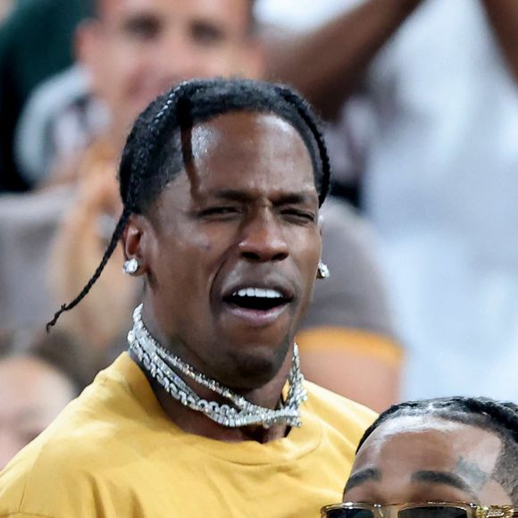 Travis Scott, Quavo - Les célébrités en tribunes pendant l'épreuve de basketball de Demi-Finale opposant les Etats-Unis à la Serbie lors des Jeux Olympiques de Paris 2024 (JO) à l'Arena Bercy, à Paris, France, le 8 août 2024. © Jacovides-Perusseau/Bestimage