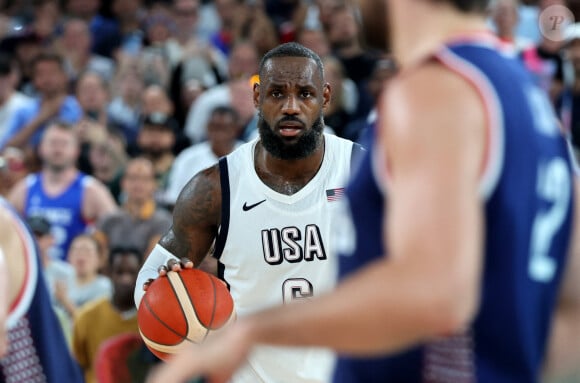 LeBron James- Victoire de l'équipe des Etats-Unis de basketball face à la Serbie (95-91) en demi-finale lors des Jeux Olympiques de Paris 2024 (JO) à l'Arena Bercy, le 8 août 2024. © Jacovides-Perusseau/Bestimage