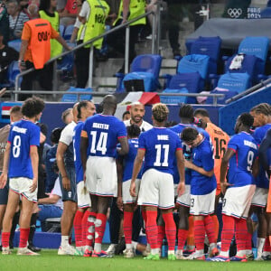 Thierry Henry et autres joueurs (France), Football masculin, France vs Egypte, demi-finale des Jeux Olympiques Paris 2024