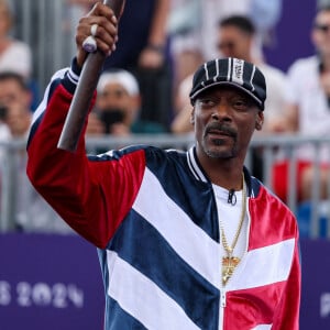 9 août 2024, Paris, Ile de France, France : Snoop Dogg marque le début de la compétition B-Girls round robin à la Concorde pendant les Jeux olympiques de Paris 2024 le vendredi 9 août 2024 à Paris.
(Crédit photo : © Paul Kitagaki, Jr./ZUMA Press Wire)