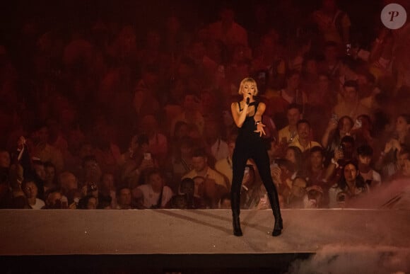 Pour célébrer la fin des JO de Paris 2024, la chanteuse Angèle a performé au Stade au France dimanche dernier à l'occasion de la cérémonie de clôture.
Angele lors de la cérémonie de clôture des Jeux Olympiques de Paris 2024 au stade de France à Saint-Denis, le 11 août 2024. © Baptiste Autissier / Panoramic / Bestimage