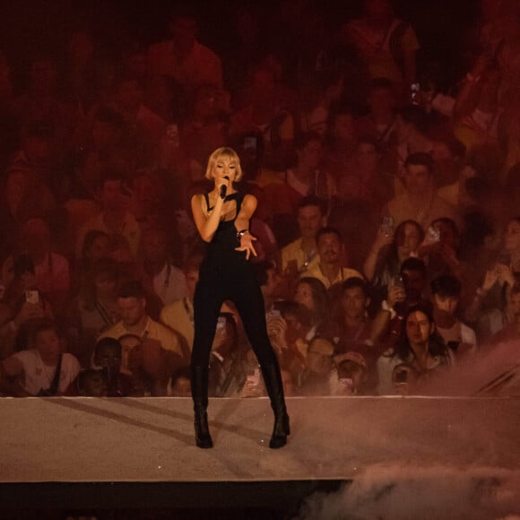 Pour célébrer la fin des JO de Paris 2024, la chanteuse Angèle a performé au Stade au France dimanche dernier à l'occasion de la cérémonie de clôture.
Angele lors de la cérémonie de clôture des Jeux Olympiques de Paris 2024 au stade de France à Saint-Denis, le 11 août 2024. © Baptiste Autissier / Panoramic / Bestimage