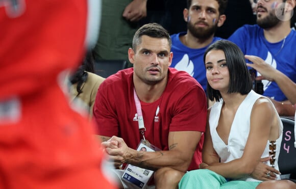 Le nageur français a tenu à remercier ses supporters après des JO très réussis

Florent Manaudou et sa compagne Lola Duménil - Les célébrités assistent à la victoire de l'équipe de France de basket face au Canada (82-73) lors des Jeux Olympiques de Paris2024, le 6 août 2024. © Jacovides-Perusseau / Bestimage