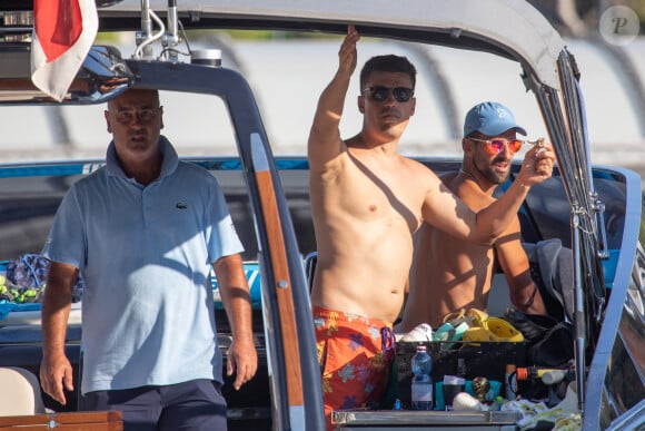 Novak Djokovic et avec sa famille et des amis à Dubrovnik, en Croatie

Le joueur de tennis serbe Novak Djokovic avec sa famille et ses amis sur un bateau à Orsan, Dubrovnik le 11 août 2024.