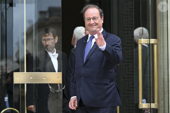 Arrivée de François Hollande, ancien président de la République et député de Corrèze, à l'Assemblée Nationale à Paris le 10 juillet 2024. © Michael Baucher / Panoramic / Bestimage 