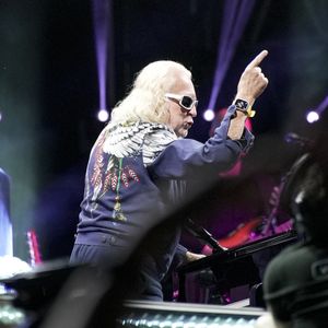 Michel Polnareff en concert lors du festival du Printemps de Pérouge au Château de Saint-Exupéry à Saint-Maurice de Rémens. Le 28 juin 2023 © Sandrine Thesillat / Panoramic / Bestimage