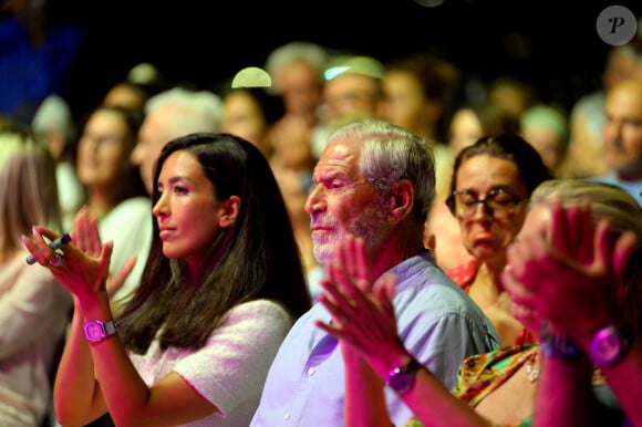 Exclusif - Jean-Claude Darmon et une amie - Les célébrités sont venues applaudir M.Polnareff lors de son concert à la citadelle de Saint-Tropez, le 13 août 2024. © Brun Jacob / Nice Matin / Bestimage