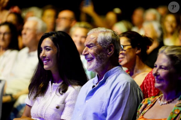 Exclusif - Jean-Claude Darmon et une amie - Les célébrités sont venues applaudir M.Polnareff lors de son concert à la citadelle de Saint-Tropez, le 13 août 2024. © Brun Jacob / Nice Matin / Bestimage 