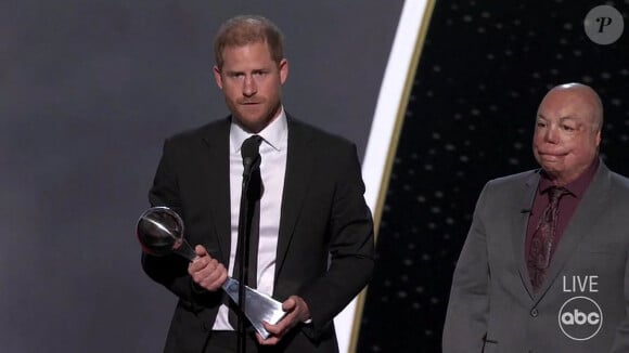 Le prince Harry, duc de Sussex et Meghan Markle, duchesse de Sussex, lors de la cérémonie des "ESPY Awards 2024" à Los Angeles, le 11 juillet 2024. 