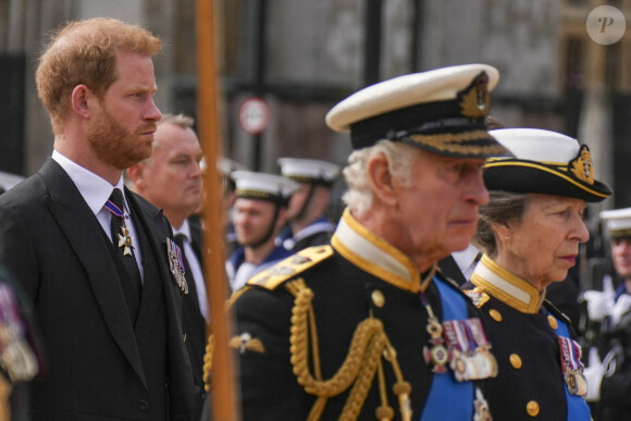 Le roi Charles III a tendu la main à son fils en l'invitant à séjourner à Buckingham Palace pour le 10e anniversaire des Invictus Games.
Le roi Charles III, la princesse Anne et le prince Harry suivent la voiture d'apparat transportant le cercueil de la reine Élisabeth II à l'abbaye de Westminster, à Londres, le 19 septembre 2022. Photo par Emilio Morenatti/PA Wire