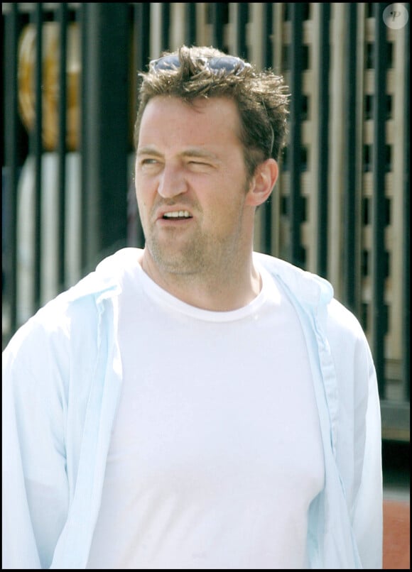 Il a été retrouvé inanimé par son assistant personnel dans le jacuzzi de sa propriété de Los Angeles
Matthew Perry