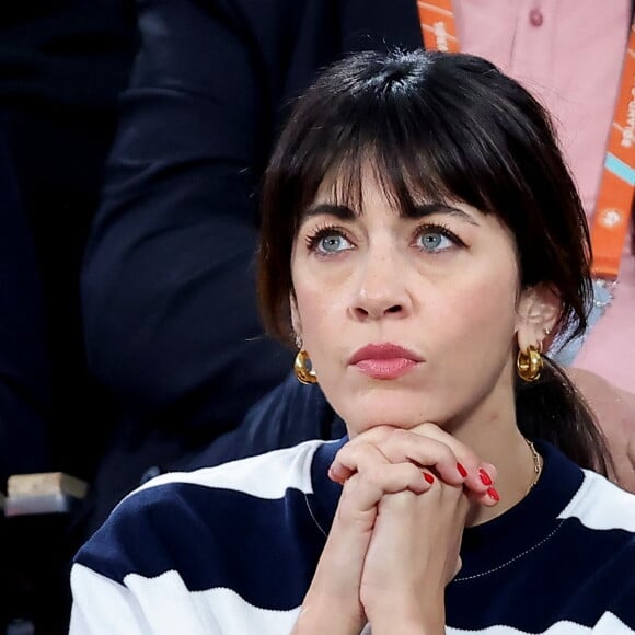 Les faits se sont déroulés il y a quelques années à l'occasion de la Fête de la musique du côté de Marseille
Nolwenn Leroy - Célébrités dans les tribunes des Internationaux de France de tennis de Roland Garros 2024 à Paris le 27 mai 2024. © Moreau-Jacovides/Bestimage 