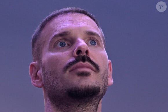 Matt Pokora (M. Pokora) au match de préparation aux Jeux Olympiques Paris 2024 entre la France à la Serbie (67-79) à Decines-Charpieu, France, le 12 juillet 2024. © Frédéric Chambert/Panoramic/Bestimage