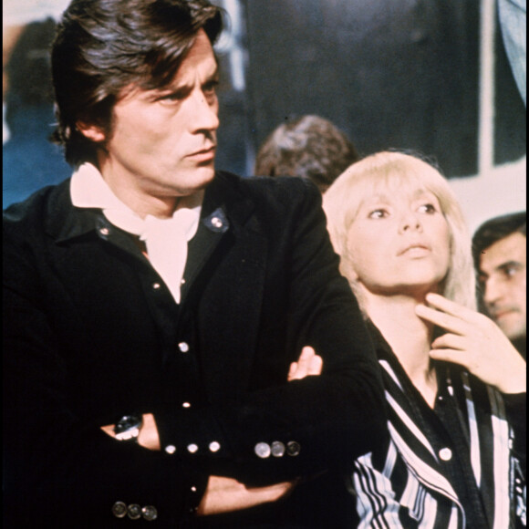 Une réponse qui fera mouche et qui déstabilisera profondément Alain Delon. Surpris, il répond aux exigences de Mireille Darc et se rend à Rome.
Archives - Alain Delon et Mireille Darc