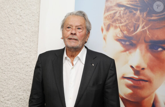 Exclusif - Alain Delon donne une master class au 72ème Festival du Film de Cannes alors qu'il s'apprête à recevoir une Palme d'Or d'honneur pour l'ensemble de sa carrière, Cannes, le 19 mai 2019. ©Denis Guignebourg/BestIlmage 