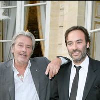 Emotion à Douchy : Alain-Fabien Delon, Anouchka et Anthony "touchés", ils adressent un message après les hommages à Alain Delon