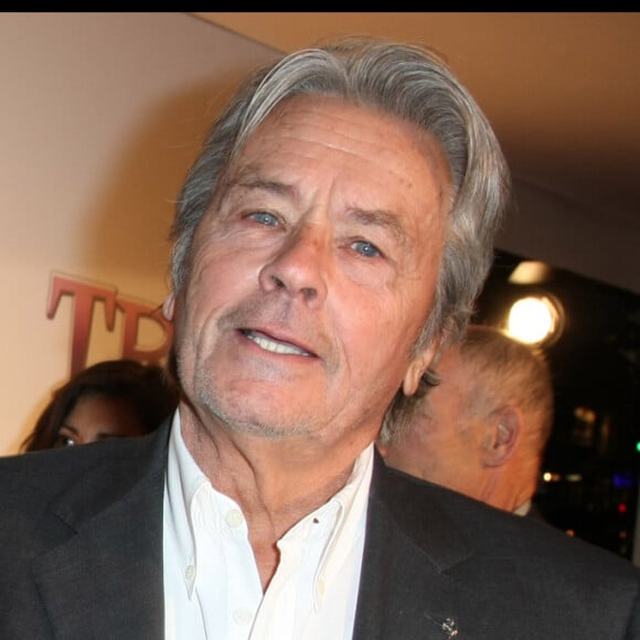 "Nous sommes extrêmement touchés et émus par la ferveur et l'affection dont a fait preuve son public en France et dans le monde", ont-ils tous les trois indiqué
Alain Delon et sa fille Anouchka Delon.