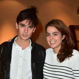 Alain Delon était une légende vivante du cinéma français
Exclusif - Alain-Fabien Delon et sa soeur Anouchka Delon lors de la projection du documentaire "Alain Delon, cet Inconnu" au cinéma Club Etoile à Paris © Giancarlo Gorassini / Bestimage