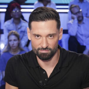 Des images rares du couple.
Exclusif - Hugo Manos - Enregistrement de l'émission "TPMP (Touche Pas à Mon Poste)", présentée par C.Hanouna et diffusée en direct sur C8 le 11 octobre 2023 © Jack Tribeca / Bestimage