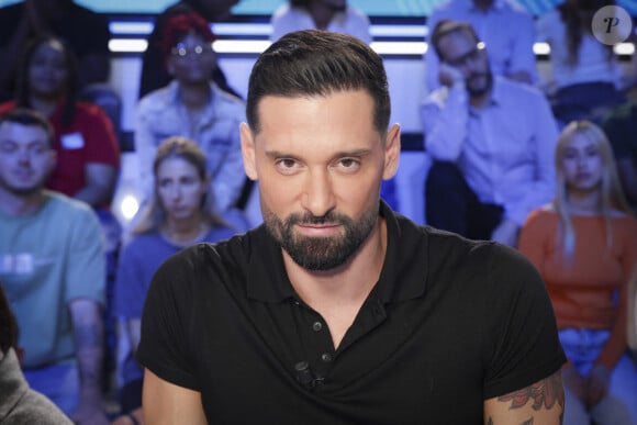 Des images rares du couple.
Exclusif - Hugo Manos - Enregistrement de l'émission "TPMP (Touche Pas à Mon Poste)", présentée par C.Hanouna et diffusée en direct sur C8 le 11 octobre 2023 © Jack Tribeca / Bestimage