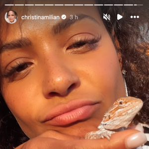 Christina Milian se fait dorloter dans une salon de beauté aux États-Unis.