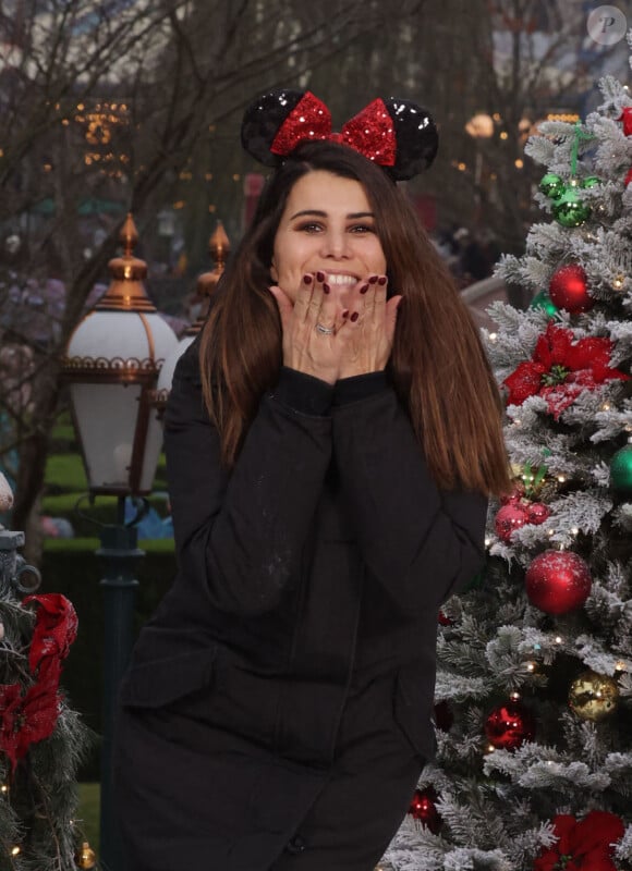 Des instants simples et inoubliables pour la jolie brune de 42 ans.
Karine Ferri - Les célébrités fêtent Noël à Disneyland Paris en novembre 2021. © Disney via Bestimage