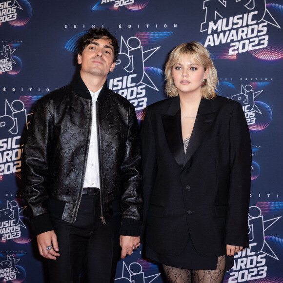 Alors qu'ils se trouvent en vacances, les deux artistes ont publié une vidéo dans laquelle ils reprennent un titre italien, baptisé Brividi
Tapis rouge des NRJ Music Awards 2023. Louane et Florian Rossi assistent au tapis rouge des NRJ Music Awards 2023, au palais des Festivals, à Cannes. Le 10 novembre 2023. photo par shootpix/abacapress.com