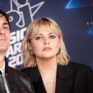 Tapis rouge des NRJ Music Awards 2023. Louane et Florian Rossi assistent au tapis rouge des NRJ Music Awards 2023, au palais des Festivals, à Cannes. Le 10 novembre 2023. photo par shootpix/abacapress.com