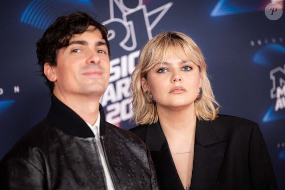 Tapis rouge des NRJ Music Awards 2023. Louane et Florian Rossi assistent au tapis rouge des NRJ Music Awards 2023, au palais des Festivals, à Cannes. Le 10 novembre 2023. photo par shootpix/abacapress.com